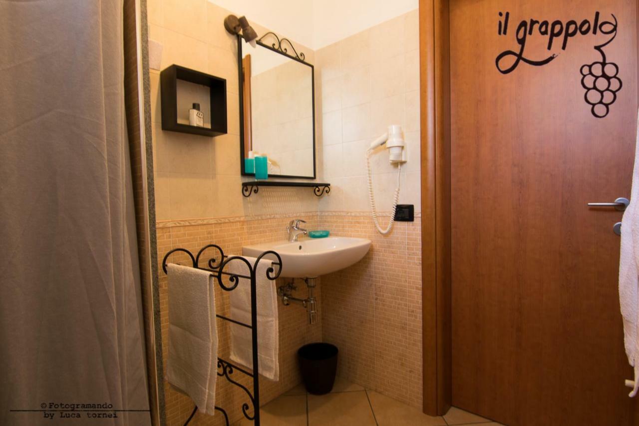 B&B Il Grappolo Foresteria Lombarda Sirmione Dış mekan fotoğraf