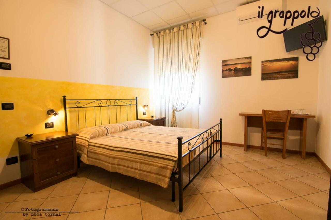 B&B Il Grappolo Foresteria Lombarda Sirmione Dış mekan fotoğraf