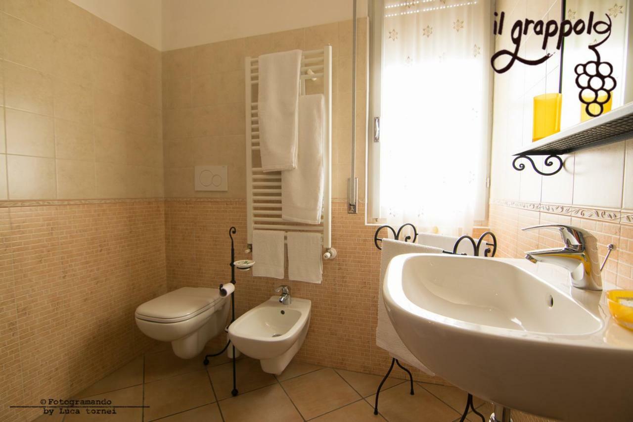 B&B Il Grappolo Foresteria Lombarda Sirmione Dış mekan fotoğraf