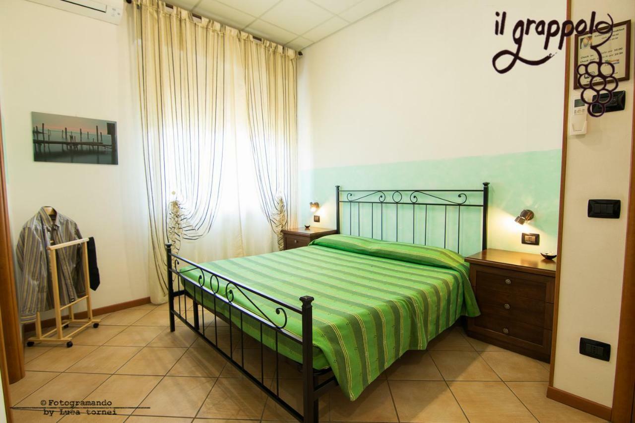 B&B Il Grappolo Foresteria Lombarda Sirmione Dış mekan fotoğraf